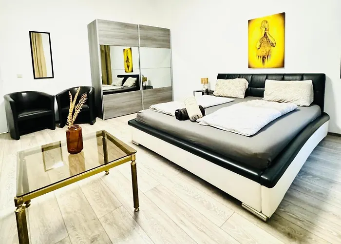 Cozy 3br For Up To 9p, 10 Min To Fac Platz Apartment