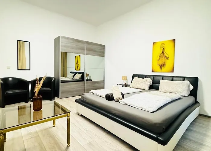 Cozy 3br For Up To 9p, 10 Min To Fac Platz Apartment *