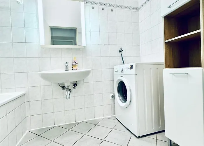 Cozy 3br For Up To 9p, 10 Min To Fac Platz Apartment